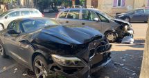 Stire din Eveniment : Mașină proiectată într-o casă, într-un accident din centrul Constanței