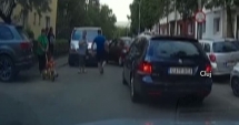 Stire din Eveniment : Un șofer beat a lovit șase mașini! Un bărbat i-a scos cheile din contact pentru a-l opri