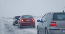 Stire din Eveniment : Primele victime ale zăpezii. Accident cu trei victime din cauza condițiilor meteo