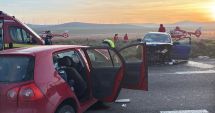 Stire din Eveniment : Trei persoane, rănite după ce două autoturisme s-au ciocnit pe DN 22 Tulcea-Constanţa