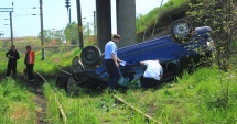 Stire din Eveniment : Accidente rutiere grave pe străzile Constanței! O femeie a zburat cu mașina de pe pod, alți doi șoferi s-au făcut praf
