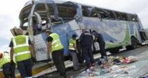 Stire din Eveniment : Grav accident rutier! Un autocar cu 46 de pasageri s-a răsturnat