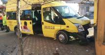 Stire din Eveniment : Îți trimiți copiii la școală cu microbuzul și îi găsești la spital. Clipe de groază trăite de nouă elevi ai Școlii Cambridge