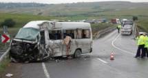 Stire din Eveniment : Accident TRAGIC după ce un șofer A ADORMIT la volan: UN MORT și 10 RĂNIȚI