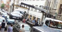 Stire din Auto : ACCIDENT neobișnuit, între o TELSA și o DACIA LOGAN