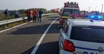 Stire din Eveniment : Cinci persoane, printre care doi tați și fiii lor, și-au pierdut viața într-un accident cumplit”