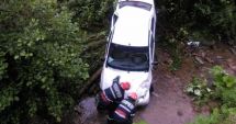 Stire din Cultură-Educație : Accidente la indigo. Două mașini au plonjat în același loc, într-un sfert de oră