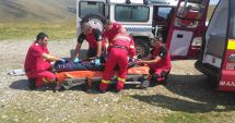 Stire din Eveniment : Salvamontiștii din Bușteni au găsit teafără o femeie dispărută joi seara în Munții Bucegi