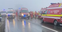 Stire din Eveniment : VIDEO: Accident grav la Constanța. DOUĂ PERSOANE AU MURIT. Drumul DN38 - Topraisar este COMPLET BLOCAT