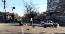Stire din Eveniment : Un tânăr motociclist a intrat în comă profundă după ce a fost lovit de o mașină
