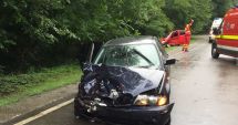 Stire din Eveniment : Accident grav la Valu Traian, la Popas. Două femei rănite
