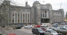 Stire din Economie : Acțiunile administrațiilor portuare și aeroporturilor nu vor fi vândute în 2014