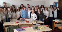 Stire din Cultură-Educație : Actori constănțeni, înapoi în bănci, la "Ora de dirigenție"