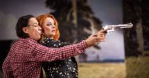 Stire din Cultură-Educație : "Desculț în parc" și "Ursul",  pe scena Teatrului de Stat