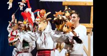 Stire din Cultură-Educație : Actorii Teatrului "Căluțul de Mare" joacă în piațeta "Perla"