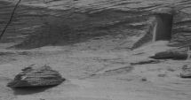 Stire din Tehnologie : "Poarta de pe Marte". NASA publică o imagine misterioasă, surprinsă de roverul Curiosity