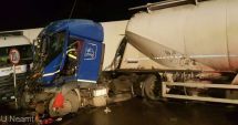 Stire din Eveniment : Accident rutier, trafic blocat! Victimele sunt doi şoferi de TIR