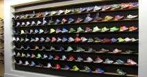 Stire din Eveniment : Adidași, în valoare de aproape 80.000 de euro, găsiți în portul Constanța