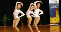 Stire din Sport : Aerobicii Farului îl aduc pe Moș Crăciun în oraș