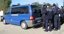 Stire din Eveniment : Afacere cu haine "de firmă", stricată de jandarmii constănțeni