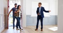 Stire din Eveniment : Un agent imobiliar a păcălit zeci de români și le-a furat banii. Iată cum acționa