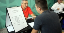 Stire din Social : Agenții economici, invitați să facă angajări la bursa locurilor de muncă pentru absolvenți