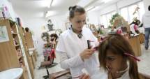 Stire din Economie : Agențiile de turism și coafezele  au relansat serviciile către populație