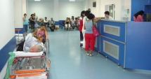 Spitalul și Ambulanța, sufocate de pacienți. Bolnavii se plâng că au așteptat  prea mult până au fost consultați