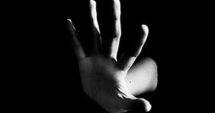 Stire din Actualitate : Doi dascăli din Suceava, arestați după ce au agresat sexual copii de la 3 până la 14 ani