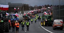 Stire din Actualitate : Agricultorii polonezi blochează un punct de trecere cu Germania