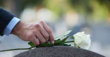 Stire din Social : Solicitarea ajutoarelor de deces se face numai prin poștă sau prin e-mail