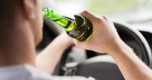 Stire din Eveniment : Ai băut și te-ai urcat la volan? S-ar putea să-ți iei adio, pe viață, de la permis!