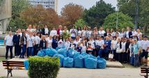 Stire din Politică-Administrație : Parcul de la gară, curățat și igienizat de femeile din ALDE Constanța