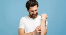 Stire din Sănătate : Vi se irită pielea după haine proaspăt spălate? Cum recunoașteți alergia la detergent