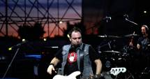 Stire din Eveniment : Incendiu Colectiv / Alex Pascu, basistul Goodbye to Gravity, va fi înmormântat duminică