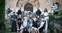 Stire din Cultură-Educație : Mesajul lui „Alice în ţara oglinzilor”: „viața e vis și visul e viață”
