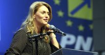 Stire din Politică-Administrație : Alina Gorghiu: Țara nu este guvernată. Premierul nu a mai organizat ședințe de Guvern