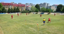 Stire din Sport : Ambasadorul Marii Britanii  va participa la un meci de oină