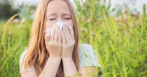 Stire din Sănătate : Dacă bănuiești că ai alergie la ambrozie, vizitează medicul!