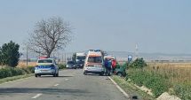 Stire din Eveniment : Echipajele de salvare intervin în județ, după ce o ambulanță privată s-a răsturnat