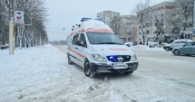 Stire din Sănătate : Ambulanța, sufocată de solicitări. "Ne temem să nu ne pice mașinile"