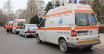 Stire din Eveniment : Femeie de 40 de ani, la spital după ce a traversat prin spatele mașinii