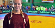 Stire din Sport : Andreea Ana, o luptătoare vicecampioană mondială și elevă eminentă!
