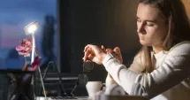 Stire din Social : Românii, printre europenii care petrec cele mai multe ore la serviciu