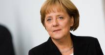 Stire din Actualitate : Angela Merkel consideră ''învechite'' regulile actuale ale UE privind azilul