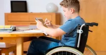 Stire din Social : Lovitură pentru părinți. Indemnizația copiilor cu dizabilități nu crește acum