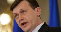 Stire din Politică-Administrație : Crin Antonescu: „Am trăit în ultimii opt ani din veniturile soției și din economiile mele”