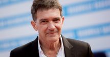 Stire din Actualitate : După 21 de zile de izolare, actorul Antonio Banderas a anunțat că s-a vindecat de COVID-19