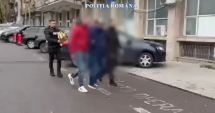 Stire din Eveniment : O fată de 16 ani ar fi fost violată de antrenorul ei de lupte. Polițiștii au deschis o anchetă