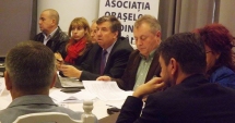 Stire din Politică-Administrație : "Este nevoie de reformă, dar nu pe banii,  timpul sau nervii cetățenilor din orașele mici"